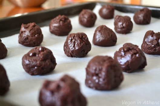 Vegan double chocolate cookies with olive oil - Βιγκαν μπισκότα σοκολάτας με ελαιόλαδο - Vegan in Athens 3